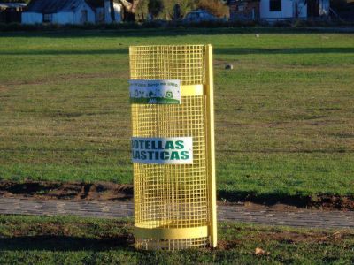 Colocan cestos para el dep�sito de envases de pl�stico