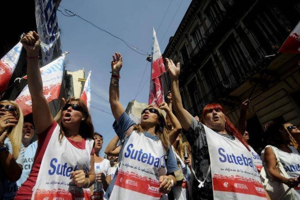Suspendieron el fallo que obligaba al gobierno bonaerense a devolver los descuentos por d�as de paro
