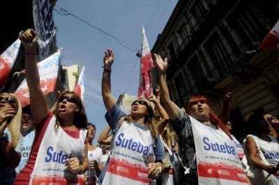 Suspendieron el fallo que obligaba al gobierno bonaerense a devolver los descuentos por d�as de paro