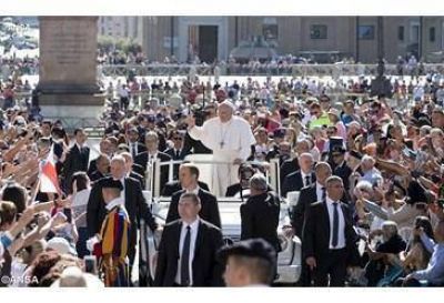 Nuestra vida se transforma por la presencia de Dios. Catequesis del Papa Francisco