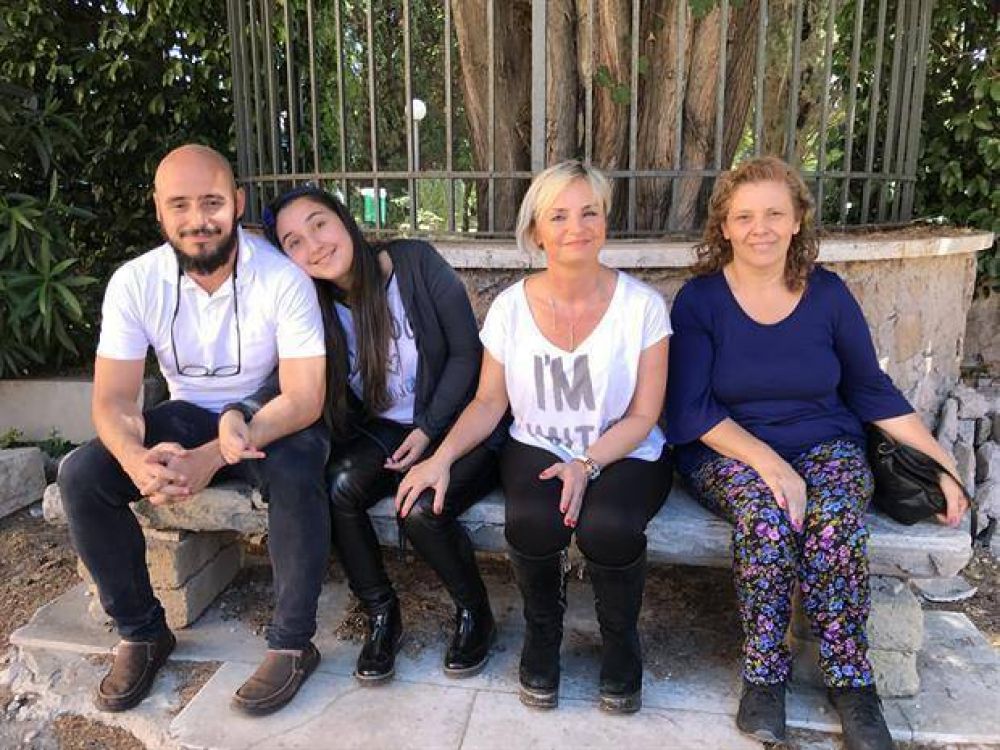 La historia de Brenda, la argentina que sufre una rara enfermedad mortal y ver� el jueves al papa Francisco