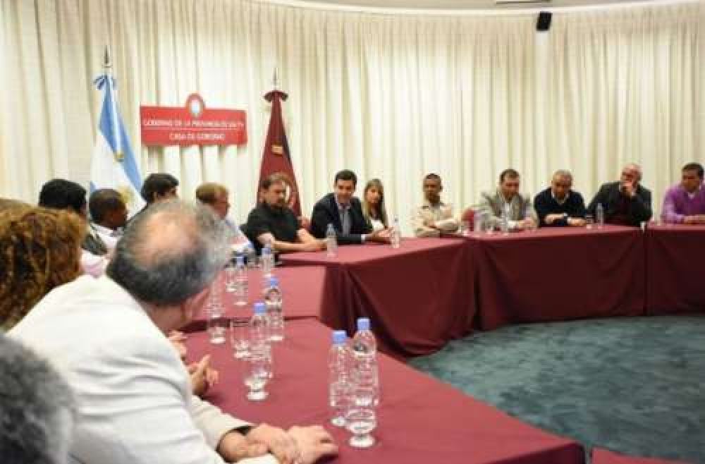  Masiva reuni�n de Urtubey e Isa con dirigentes que abandonar�an el Partido de la Victoria