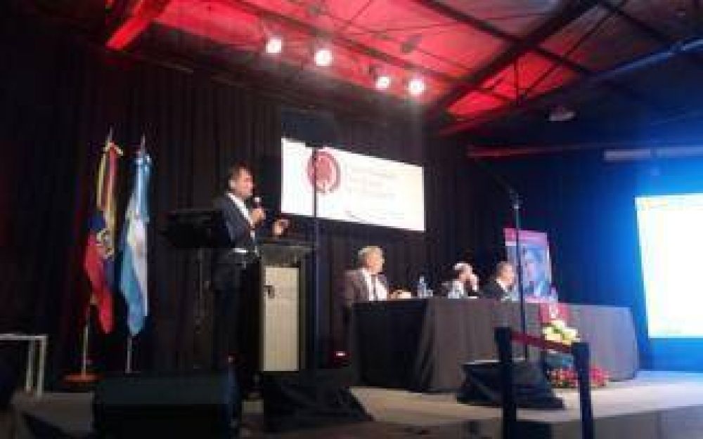 La Universidad de Quilmes condecor a Rafael Correa con el Honoris Causa