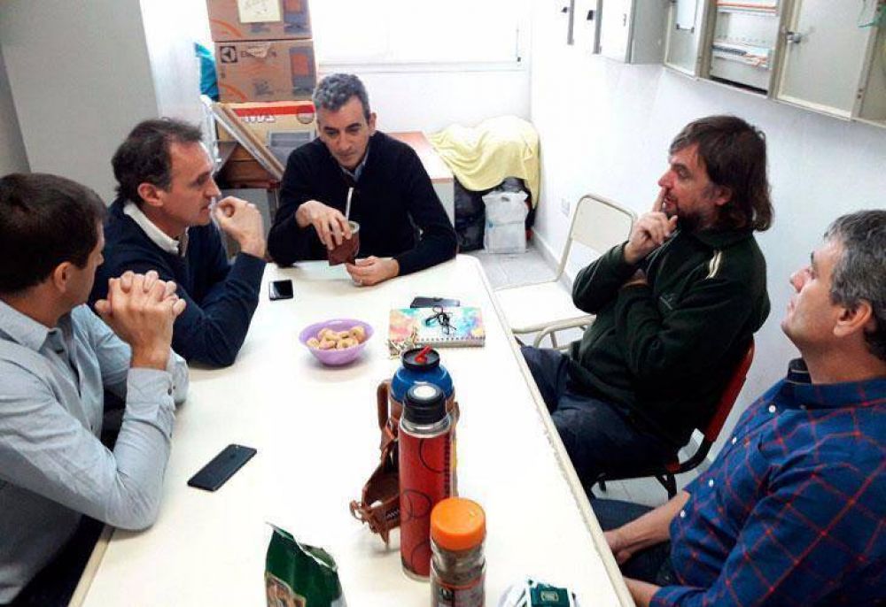 Randazzo mantiene el silencio pero anuncia su candidatura por Twitter