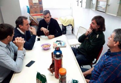 Randazzo mantiene el silencio pero anuncia su candidatura por Twitter