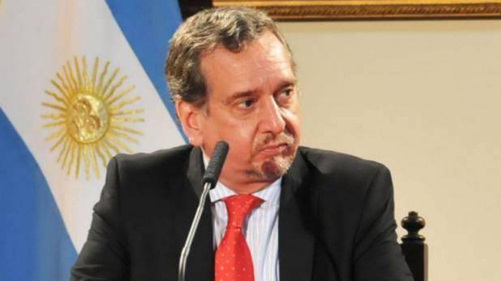 Lino Bara�ao viene hoy a San Nicol�s y firma importantes convenios