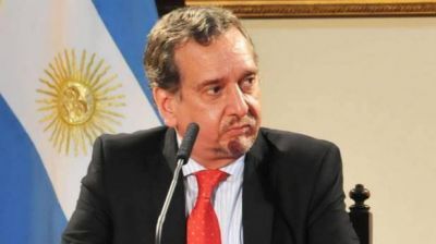Lino Bara�ao viene hoy a San Nicol�s y firma importantes convenios