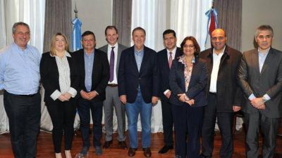 Bordet junt� a gobernadores del PJ y liberan acuerdos en las provincias	