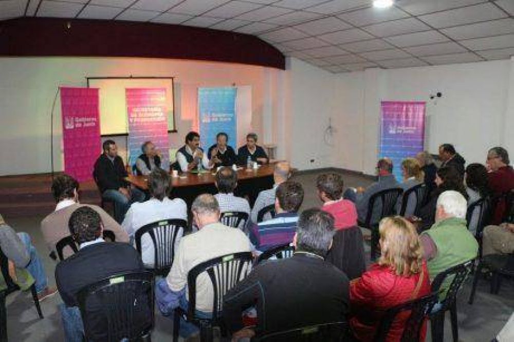 Seg�n dice el ministro de Agroindustria, Leonardo Sarqu�s, para la gobernadora Vidal el tema h�drico �es una prioridad�