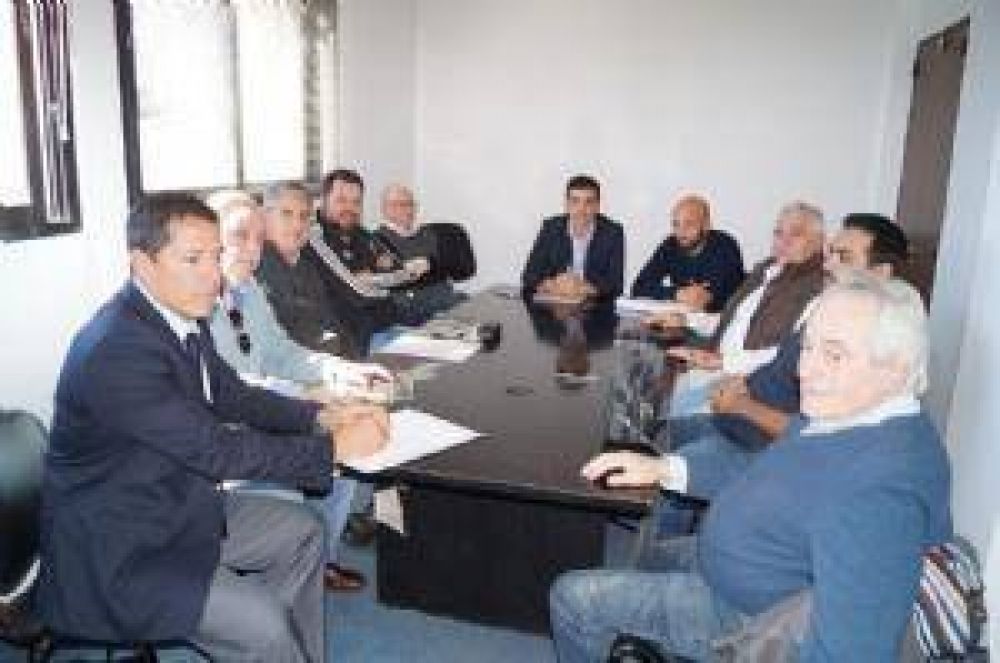 Paquet� dar� vacaciones a su personal y se comprometi� en que no haya m�s despidos