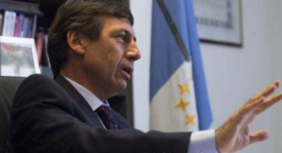 Para Naidenoff la Escuela Itinerante en Formosa refleja una clara conducta hip�crita de sindicalistas y gobierno