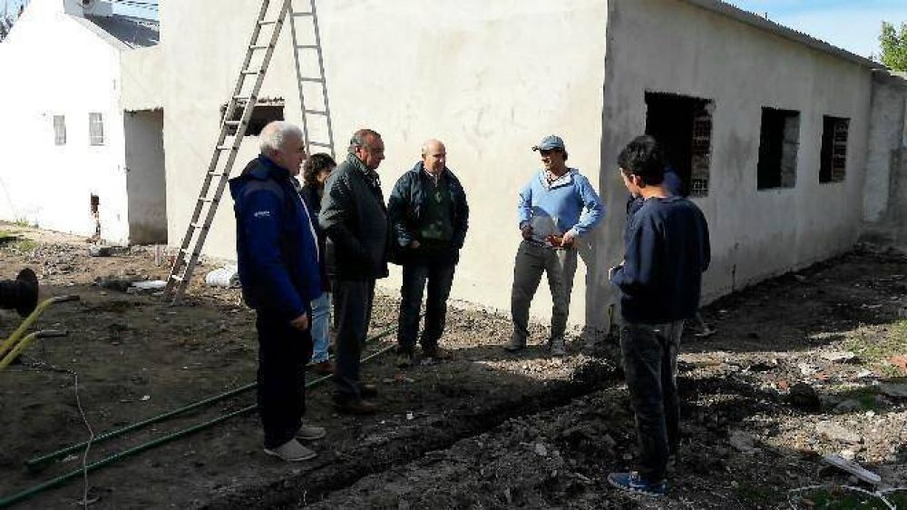S�nchez recorri� la ampliaci�n del CAPS de Villa Italia