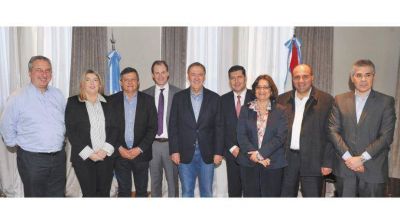 Gobernadores del PJ se unen con advertencias a la Rosada y al kirchnerismo