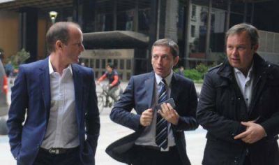 La rebeli�n de los intendentes: 