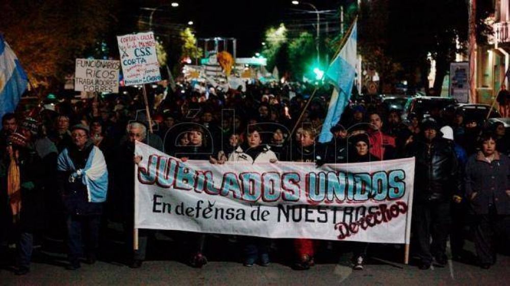 Marchas en Santa Cruz piden por salarios y la normalizaci�n de los servicios p�blicos