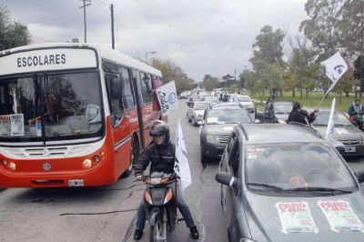 Judiciales cumplieron dos d�as de paro con una caravana en reclamo por mejoras salariales