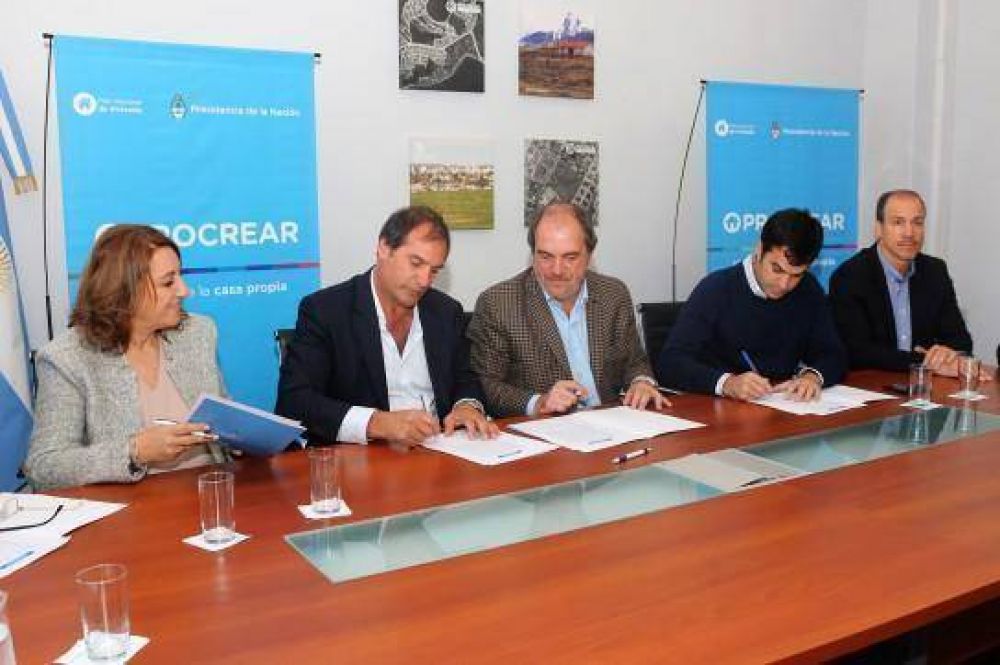 Se firm� el primer contrato p�blico-privado para construir viviendas de Procrear