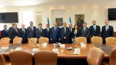 Cobos fue recibido por Binyamin Netanyahu