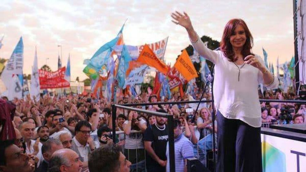 La incertidumbre sobre la candidatura de Cristina divide al kirchnerismo y profundiza la interna del PJ
