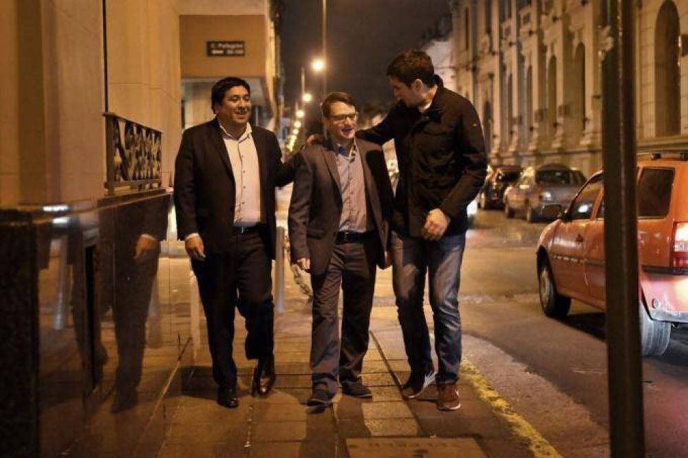 Ritondo y Mosca encontraron candidato en San Nicol�s y se meten en el armado de la Segunda Secci�n