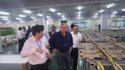 VISITA A LA F�BRICA DE PANELES SOLARES