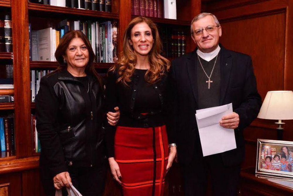 La Di�cesis de A�atuya y el Hogar de Ancianos �San Jos� de Quimil� recibieron ayuda de la Gobernadora