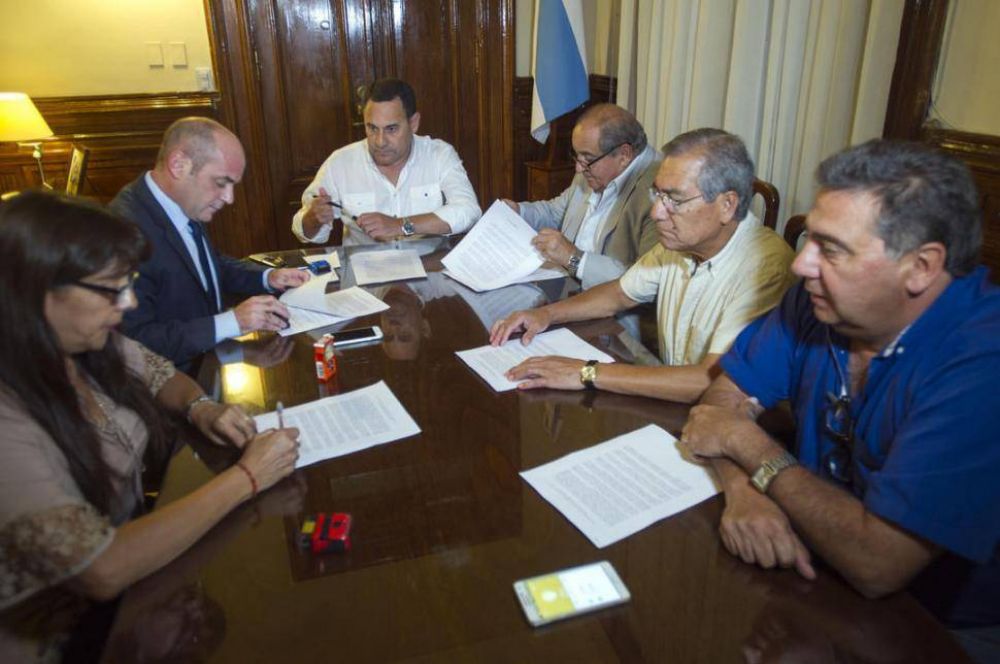 Por la cl�usula gatillo, el PE y los gremios miran la inflaci�n