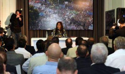 Cristina se re�ne con intendentes: le reclaman definici�n de candidatura
