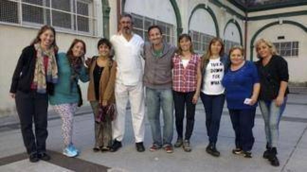 Una red de m�dicos solidarios ofrece atenci�n gratuita en parroquias porte�as