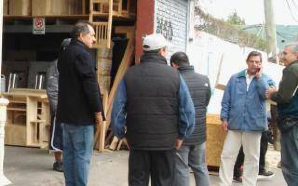 En medio del escndalo, Scioli visit una fbrica de muebles en San Fernando