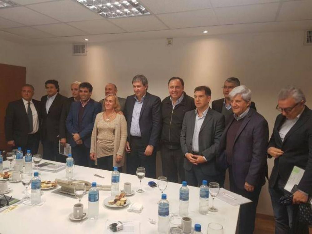 Andreotti y Gigante convinieron la restauraci�n de adoquines y obras hidr�ulicas en San Fernando