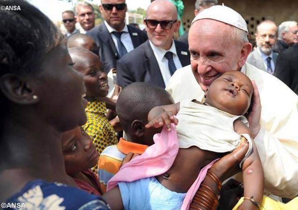 Que callen las armas y prevalezca la buena voluntad de dialogar! La Repblica Centroafricana en el corazn del Papa