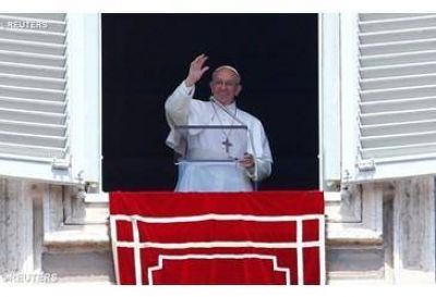 Escuchemos a Jes�s que a�n hoy nos llama al amor evang�lico, alent� el Papa en la cita para el Regina Coeli
