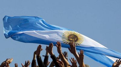 Mons. Lozano: �Todos debemos ponernos la Patria al hombro�