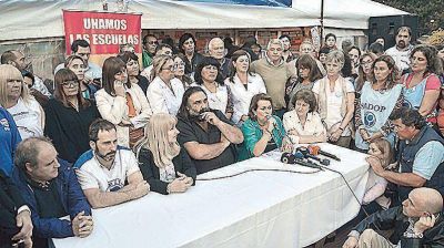 Docentes bonaerenses no descartan nuevas medidas de fuerza