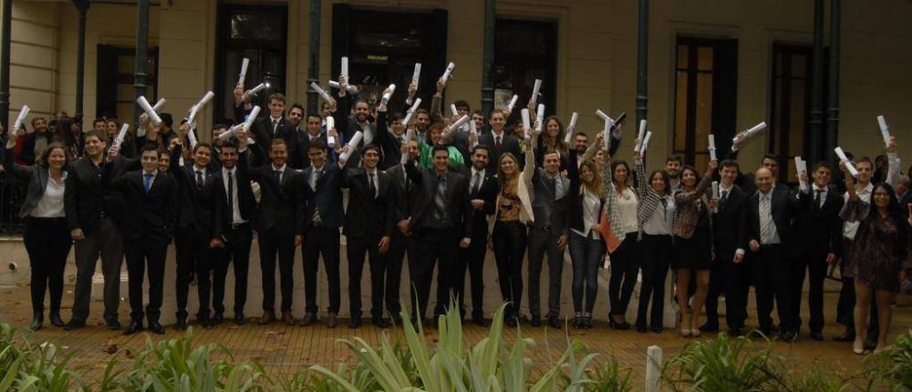 Primera promoci�n de ingenieros de 2017