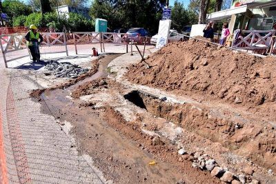 Avanzan las obras de red cloacal en el barrio Centinela de Olmos