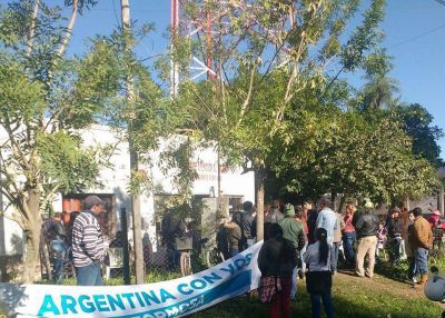 Z�rate le respondi� a Insfr�n: �No queremos ser parecidos ni superar a Por Nuestra Gente Todo�