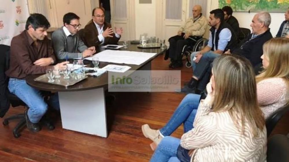 Salom�n: �Evaluamos no perjudicar a los comercios, ellos forman parte del entorno agradable de la plaza�