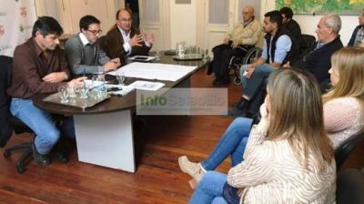 Salom�n: �Evaluamos no perjudicar a los comercios, ellos forman parte del entorno agradable de la plaza�