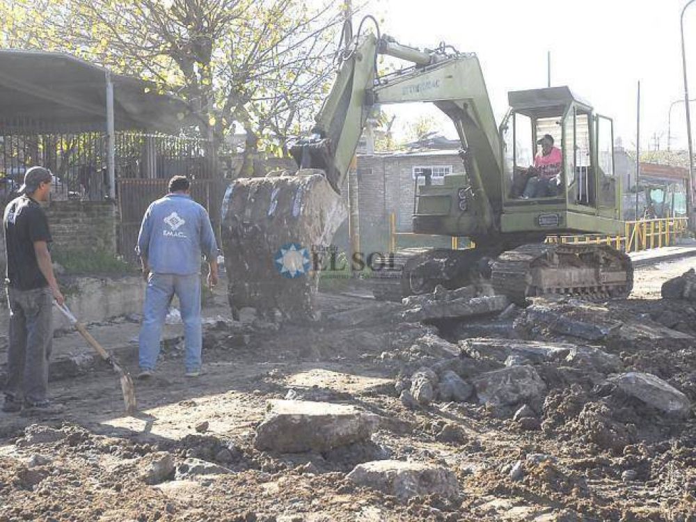M�s bacheo en la zona oeste