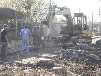 M�s bacheo en la zona oeste