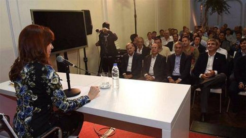 La saga peronista y un nuevo cap�tulo: reuni�n con CFK suspendida, gestos de randazzistas e intendentes del F+E