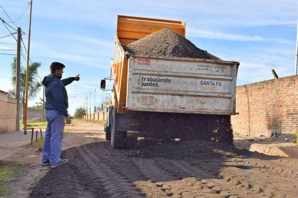 Mir� los cortes y desv�os por trabajos de bacheo