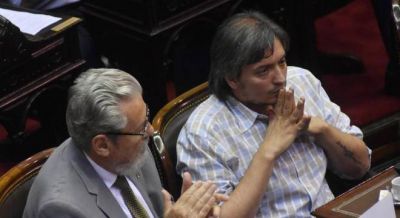 Gesti�n urgente de M�ximo para volver a alinear a los intendentes