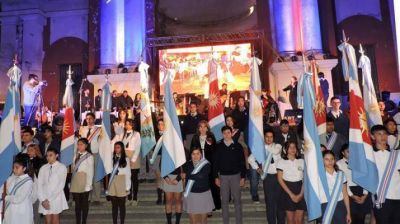 El vice gobernador Neder particip� del acto por los 100 a�os del Colegio Centenario