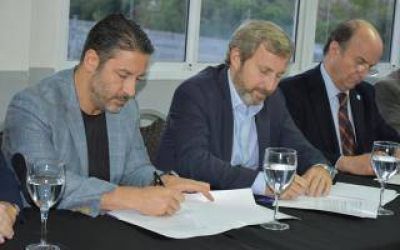 AySA comienza a operar los servicios de agua potable y cloacas de Merlo