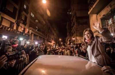 Cristina reuni� a 20 intendentes y no descart� ser candidata