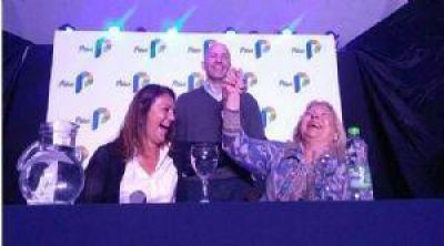 Carri� en Pilar: stand up pol�tico y pulseada por el cierre de la lista