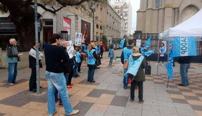 Docentes de escuelas privadas piden devoluci�n de los d�as de paro descontados